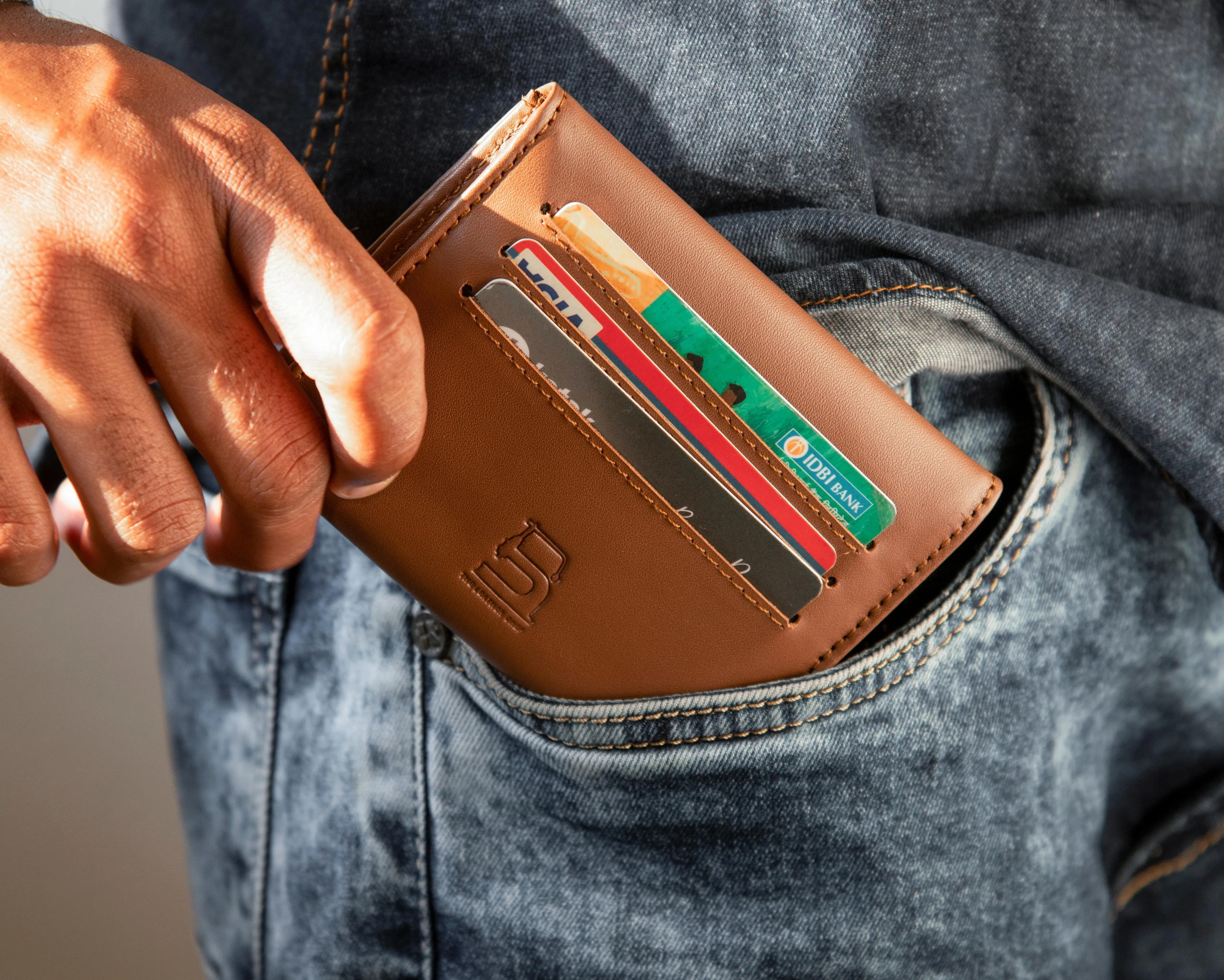 Discovery Wallet - Tan